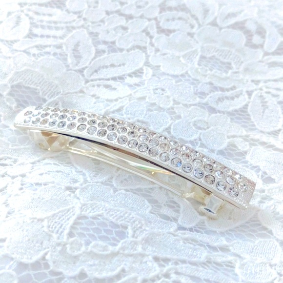 NWOT Elegant Crystal-Embellished Hair Clip - Picture 1 of 4